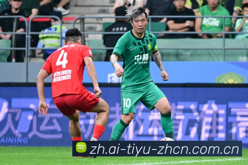 塞维利亚球迷主导全场气氛掌控比赛节奏引爆激情之夜战术观察:最新赛事动态与深度分析 塞维利亚球迷主导全场气氛掌控比赛节奏引爆激情之夜战术观察:最新赛事动态与深度分析